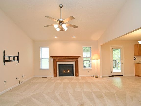 4th image of 145 Lena Dr