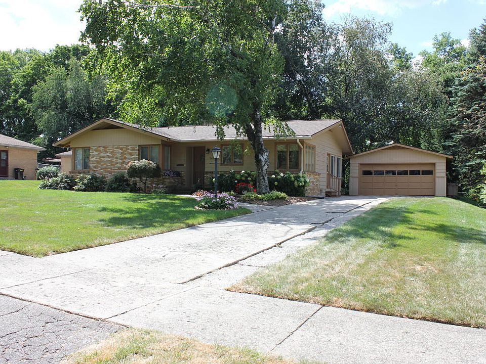 1st image of 1265 Meadowlane Dr SE