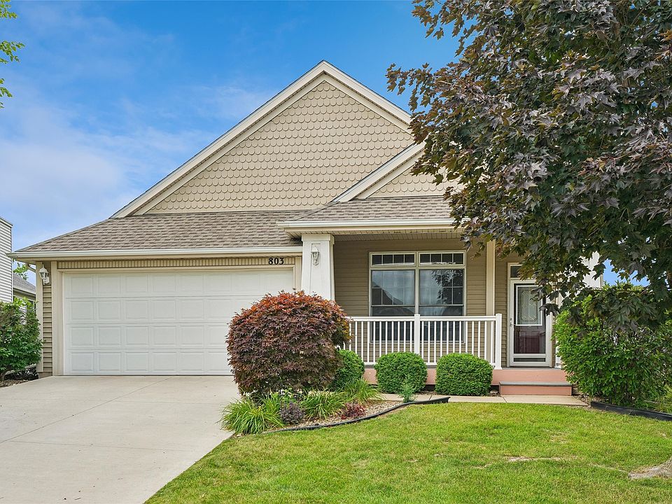 1st image of 803 NE Rosewood Ln