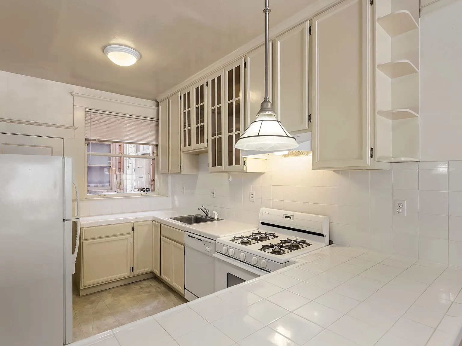 1 bed, $3,995 — Photo 3