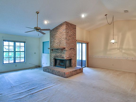 3rd image of 914 Ginger Tree Pl