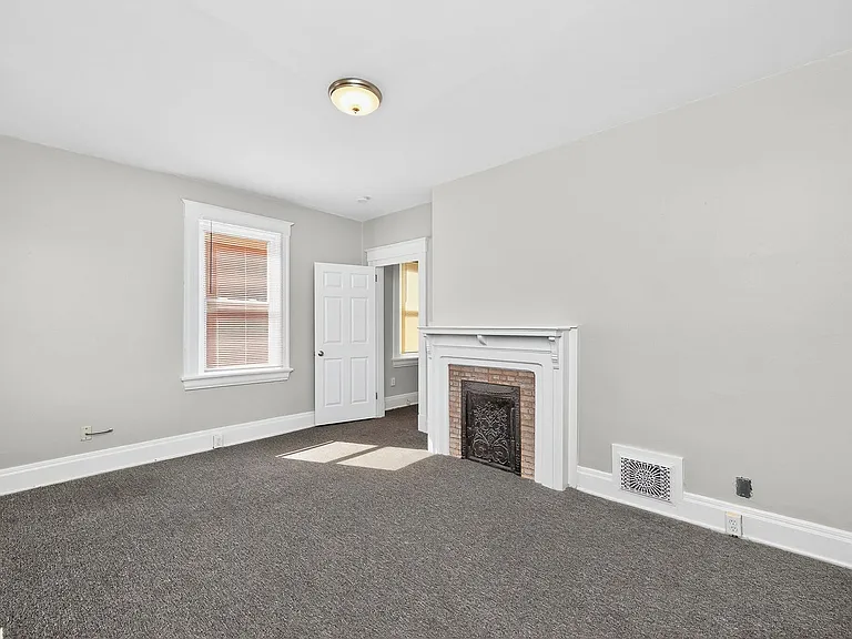 2359 Stratford Ave — Photo 14