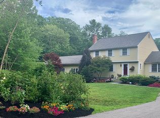 85 Harantis Lake Rd, Chester, NH 03036