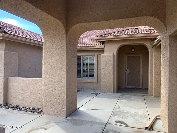 4th image of 15947 W Edgemont Ave