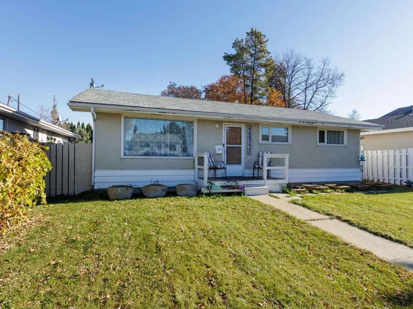 10541 153rd St NW, Edmonton, AB T5P 2C2