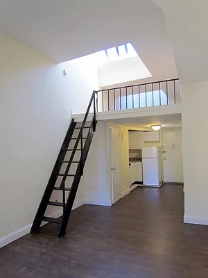 Rented by Mirador Real Estate | media 25