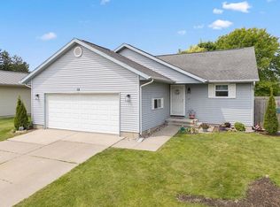 15 Bindl Dr, Reedsburg, WI 53959