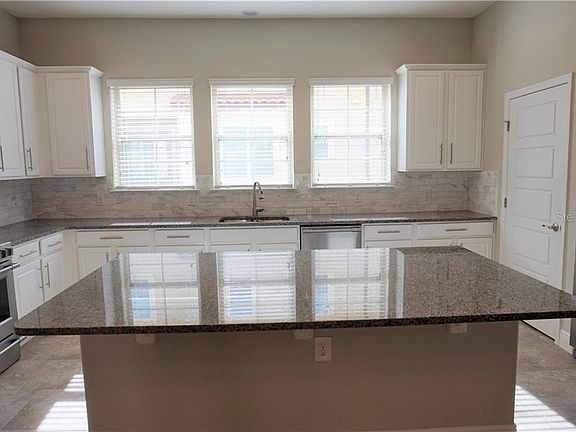 5th image of 2305 Lobelia Dr