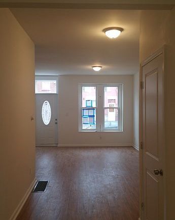 3rd image of 1909 N Napa St