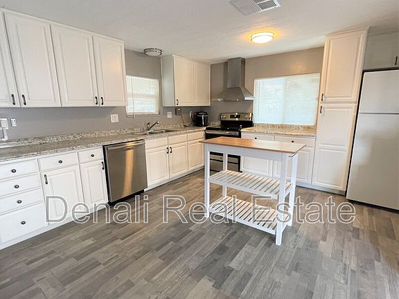 3rd image of 7707 E Gale Ave