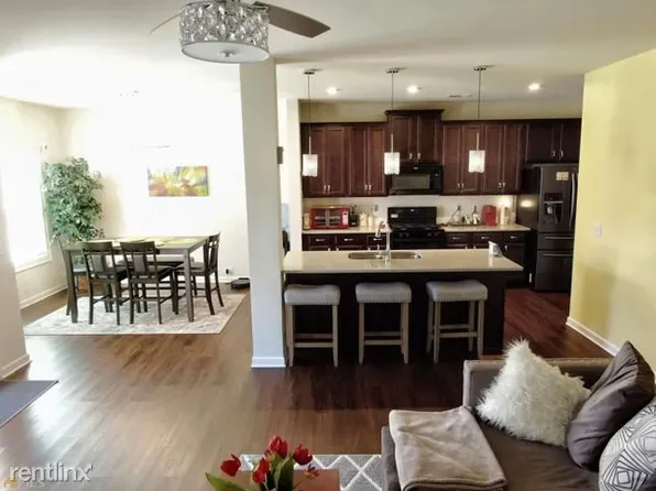4016 Lake Manor Way, Atlanta, GA 30349