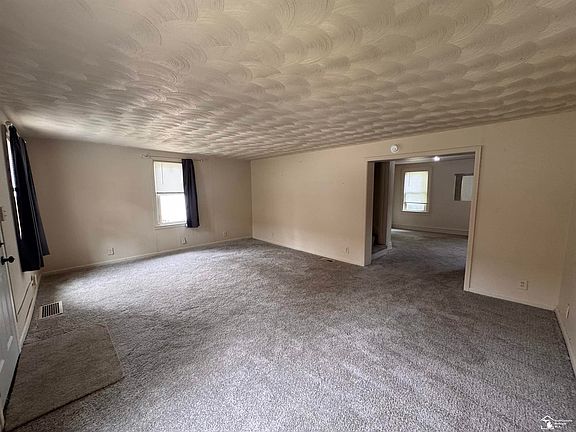 3rd image of 617 Union St