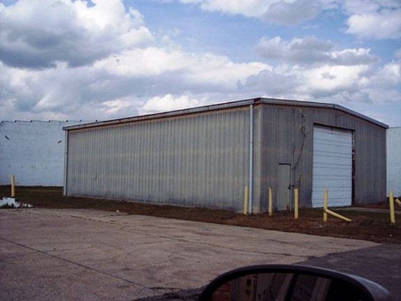 4th image of 1700 Davis St