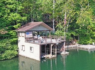 418 Vickers Rd, Clayton, GA 30525