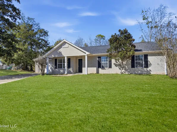 10673 Oak Crest Dr N, Biloxi, MS 39532