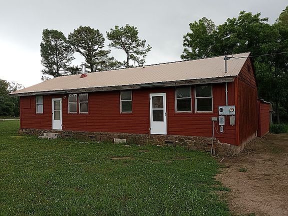 2nd image of 10174 Davis Cir