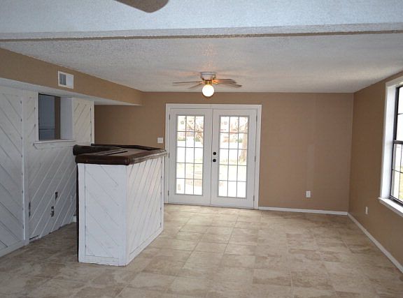 2nd image of 2700 Catalina Dr