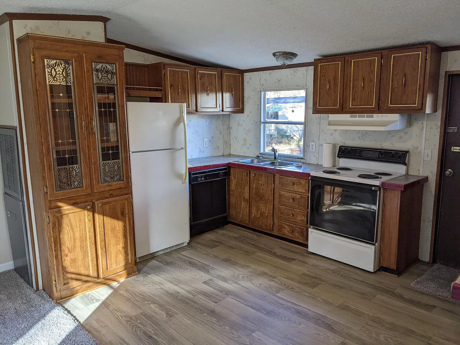 2 bed, 1056 sqft, $1,150 — Photo 2