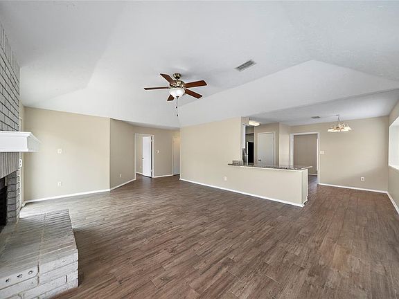 3rd image of 13411 Tara Oak Drive