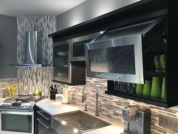 3rd image of 104 Mason St #206 & Stre