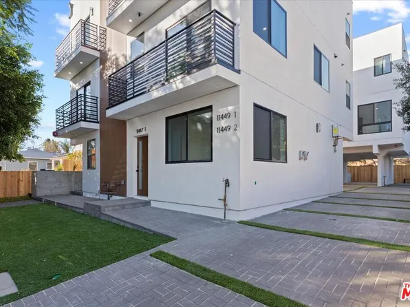 11447 Cumpston St, North Hollywood, CA 91601