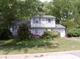 1 Widgeon Dr, Bayville, NJ 08721