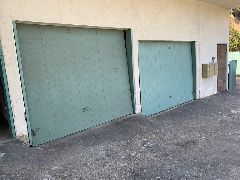 One car garage included in the price of rent
