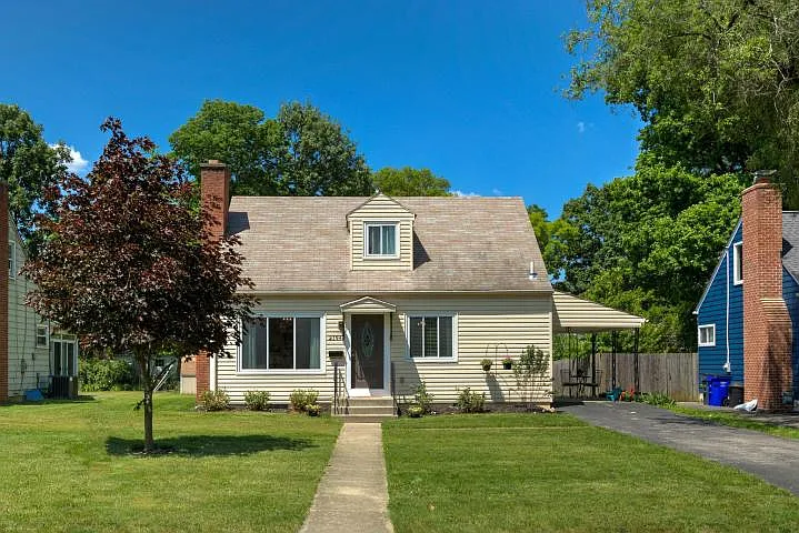 3 bed, 1168 sqft, $2,200 — Photo 1