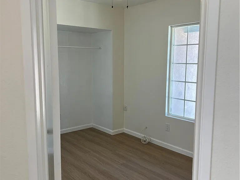 14914 Binford Ave — Photo 15