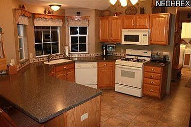 2nd image of 453 Woodcrest Dr