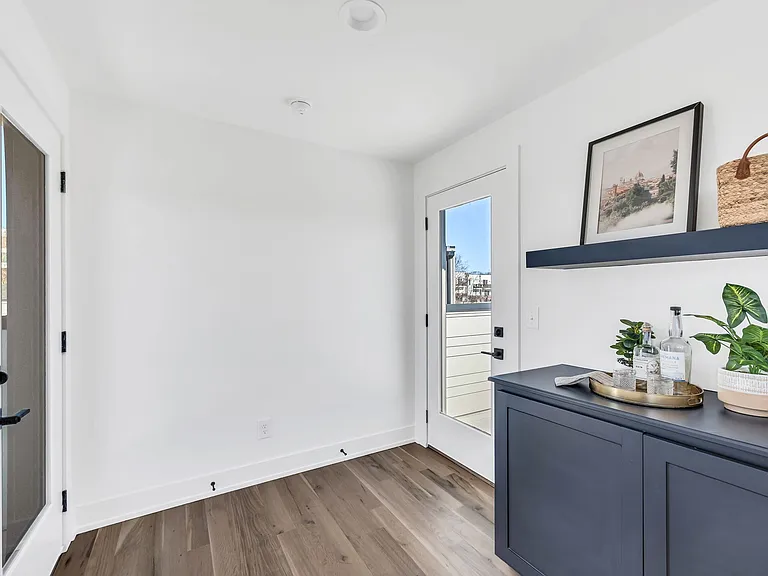 16 Willis St #B — Photo 68