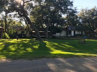 18 Cutter Dr, Palacios, TX 77465