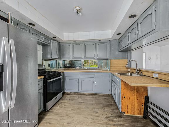 4th image of 7 Osgood Ave