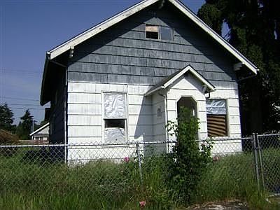 2nd image of 6213 S Pine St