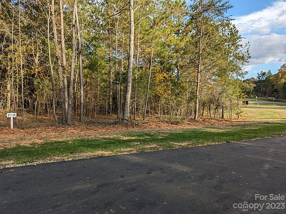 5th image of 134 Heathland Dr #28