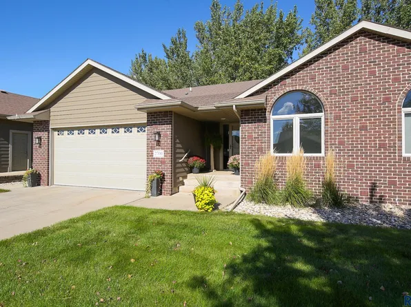 2700 E Whisper Trl, Sioux Falls, SD 57108
