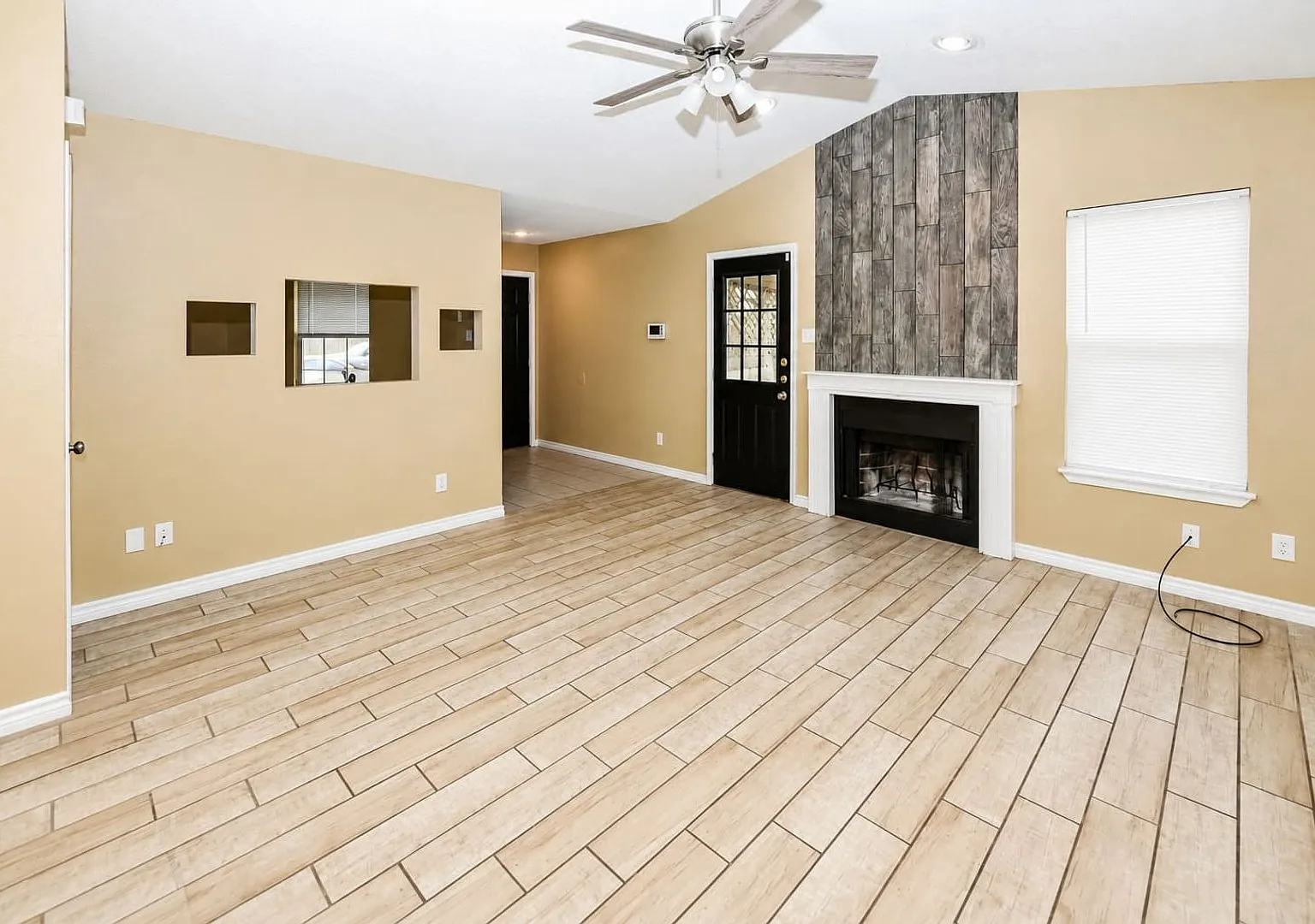 Charming Corner Lot Retreat: 3-Bedroom Haven in Killeen! — Photo 4