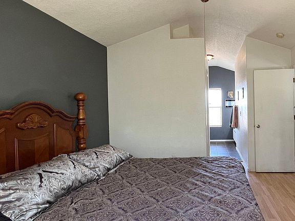4th image of 652 Avenida Pastoral NW