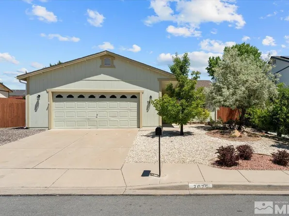 7075 Beethoven Ct, Sun Valley, NV 89433