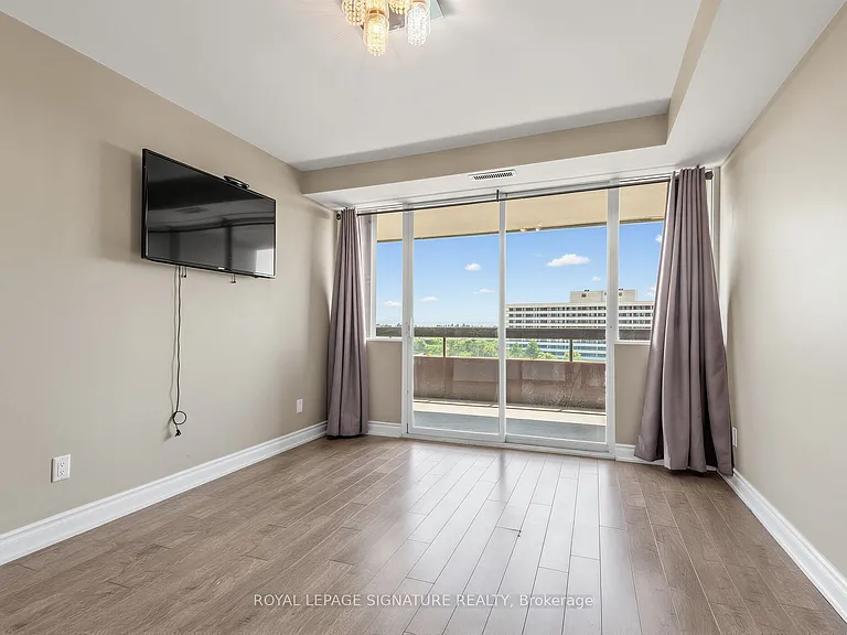 8111 Yonge St #1010 — Photo 24