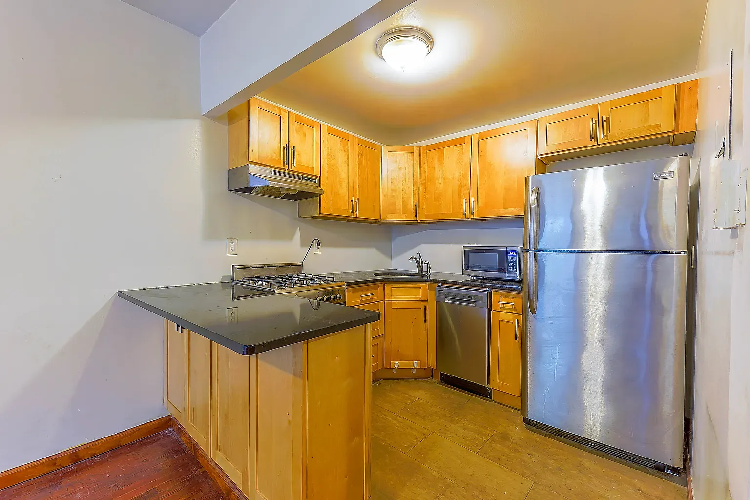577 Warren Street — Photo 1