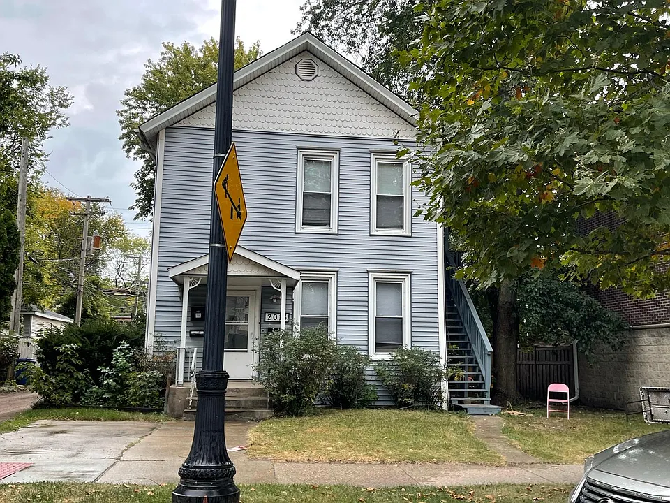 2013 Maple Ave