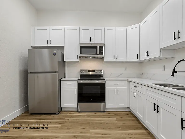 1141 Pine Ave — Photo 27