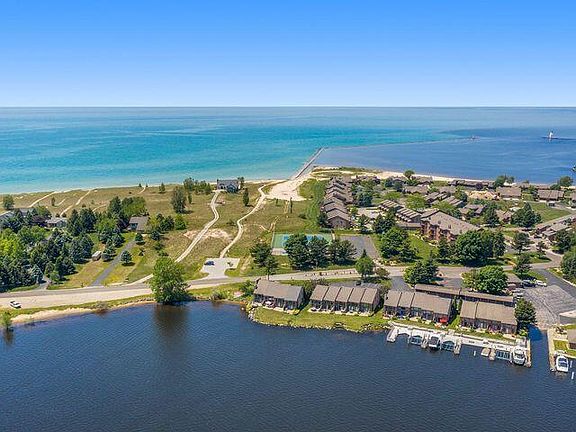 2nd image of 368 Harbor Dr Unit 201