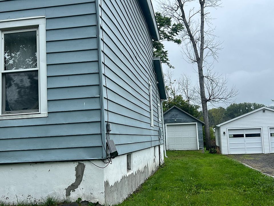 2nd image of 304 E Main St