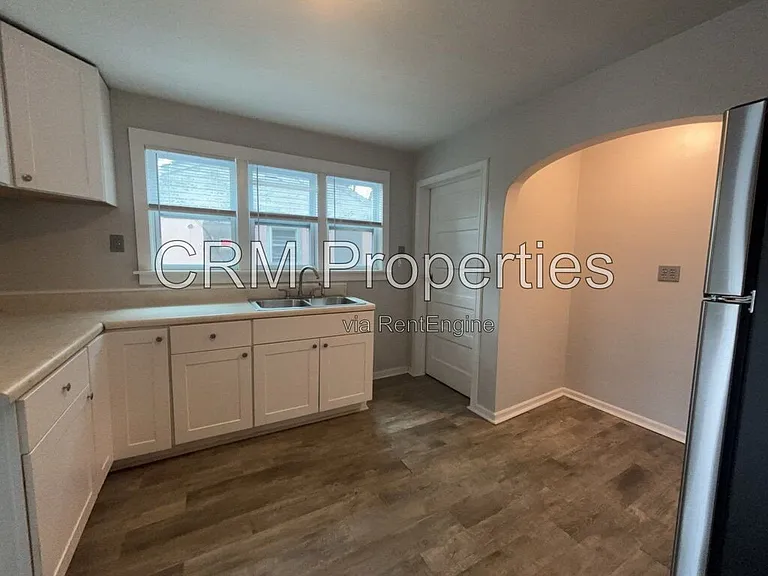 714 E Vaile Ave — Photo 13