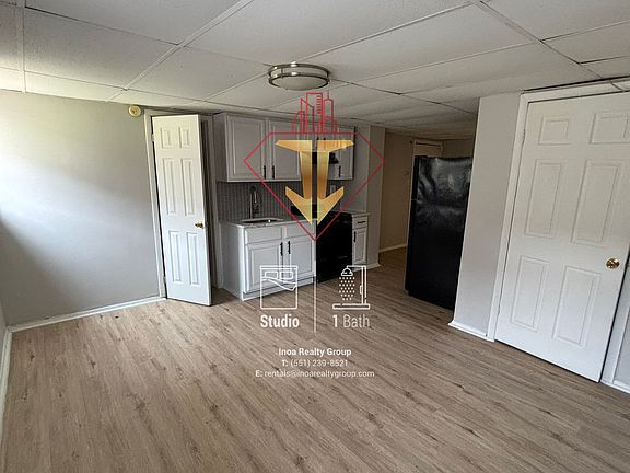 4th image of 225-227 Academy St #B1