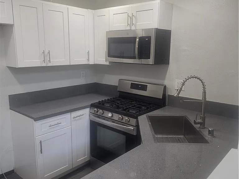11150 Glenoaks Blvd #104 — Photo 7