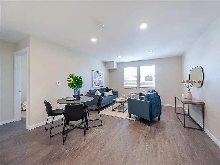 2x2 | Living Room