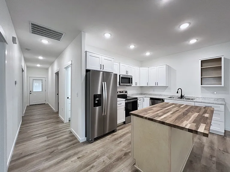 351 S Johnson St — Photo 11